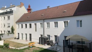 Kleines Zinshaus im Zentrum von Groß-Enzersdorf! Ein ganzes Haus zum Preis einer Wohnung! Nur € 2.350/m² netto + 4,29% Rendite-Top-Gelegenheit! Investieren in Sachwerte! Zusätzlich Baureserve!, 2301 Groß-Enzersdorf, Renditeobjekt