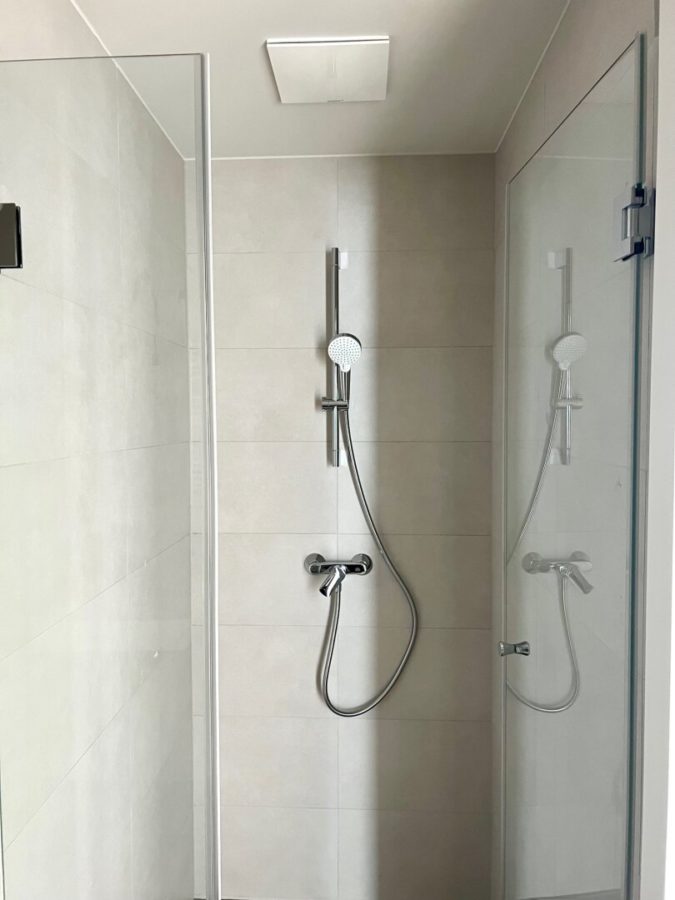 4-Zimmer-Dachgeschosswohnung (Massivbauweise) mit Terrassen in generalsaniertem Altbau - Bild