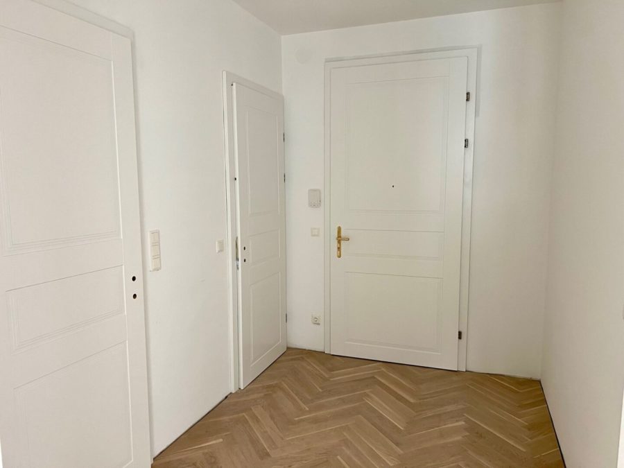 3-Zimmer-Altbaueigentumswohnung in generalsaniertem Altbau mit Terrasse und Garten - Bild