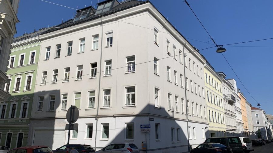 Sonnige Kleinwohnung im Altbauhaus zum Sanieren - Bild