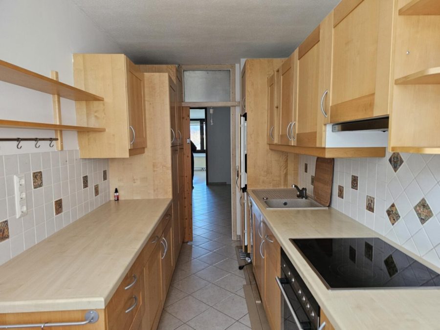 Geräumige, sonnige 3-Zimmer Wohnung mit Loggia - Bild