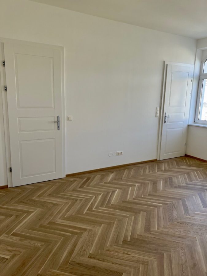 4-Zimmer-Altbaueigentumswohnung in generalsaniertem Altbau mit Balkon - Bild