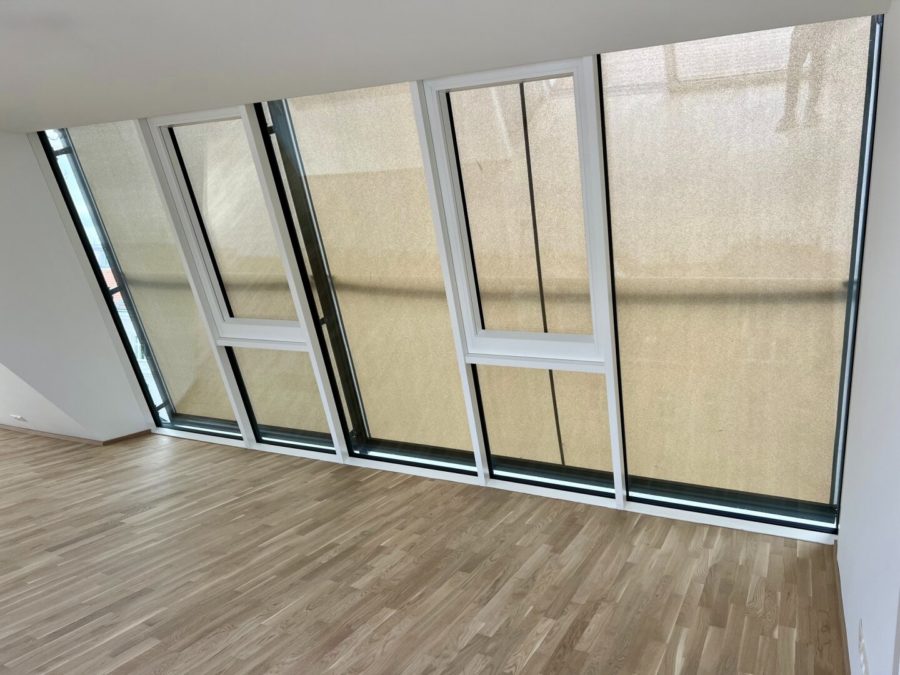 4-Zimmer-Dachgeschosswohnung (Massivbauweise) mit Terrassen in generalsaniertem Altbau - Bild