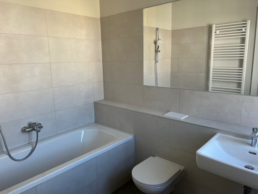 4-Zimmer-Altbaueigentumswohnung in generalsaniertem Altbau mit Balkon - Bild