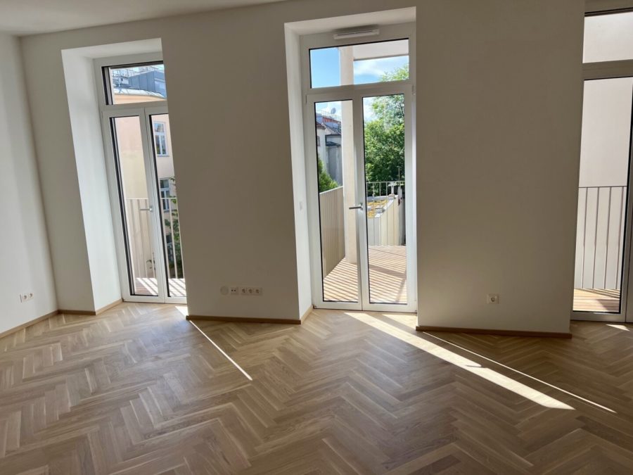 4-Zimmer-Altbaueigentumswohnung in generalsaniertem Altbau mit Balkon - Bild