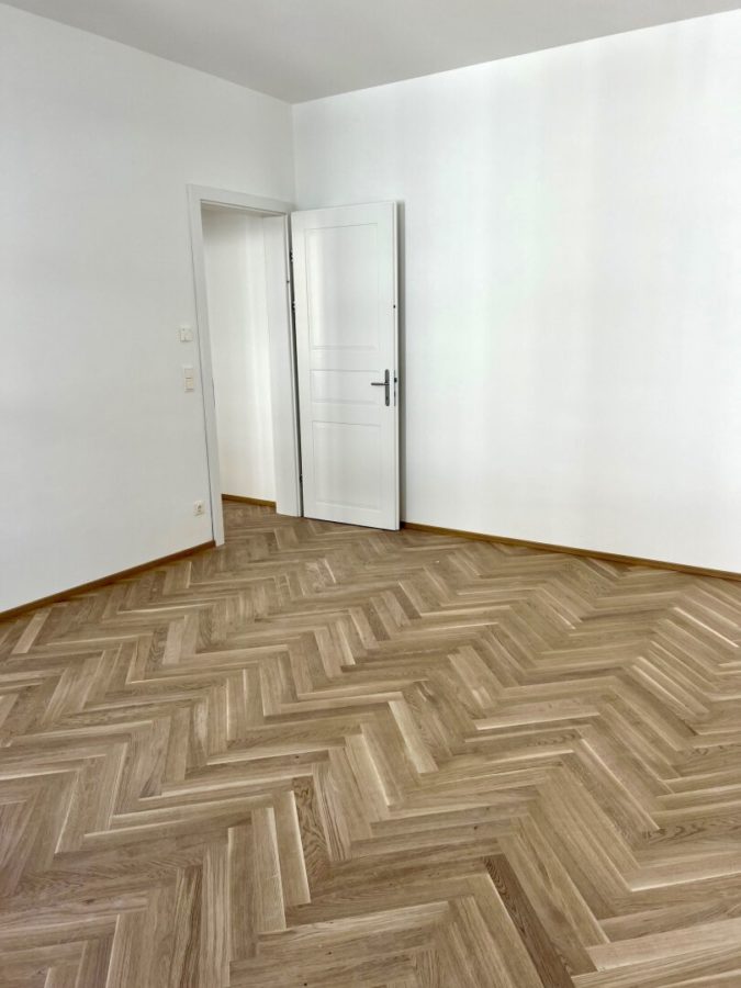 3-Zimmer-Altbaueigentumswohnung in generalsaniertem Altbau mit Balkon - Bild
