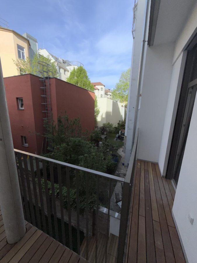 3-Zimmer-Altbaueigentumswohnung in generalsaniertem Altbau mit Balkon - Bild
