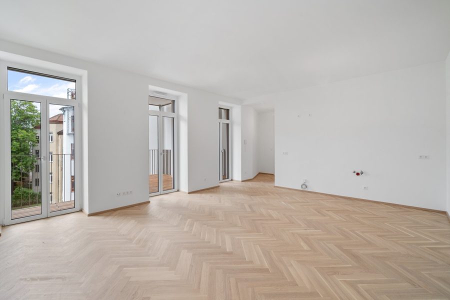 4-Zimmer-Altbaueigentumswohnung in generalsaniertem Altbau mit Balkon - Bild