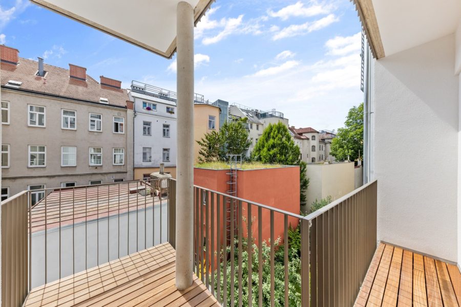 3-Zimmer-Altbaueigentumswohnung in generalsaniertem Altbau mit Balkon - Bild