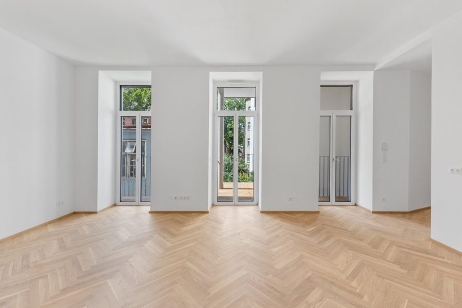 4-Zimmer-Altbaueigentumswohnung in generalsaniertem Altbau mit Balkon - Bild