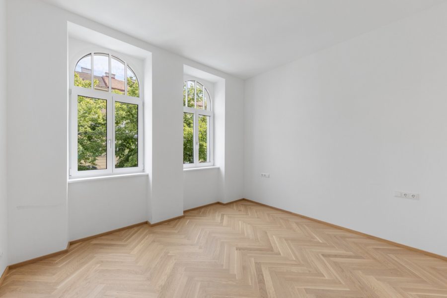 4-Zimmer-Altbaueigentumswohnung in generalsaniertem Altbau mit Balkon - Bild