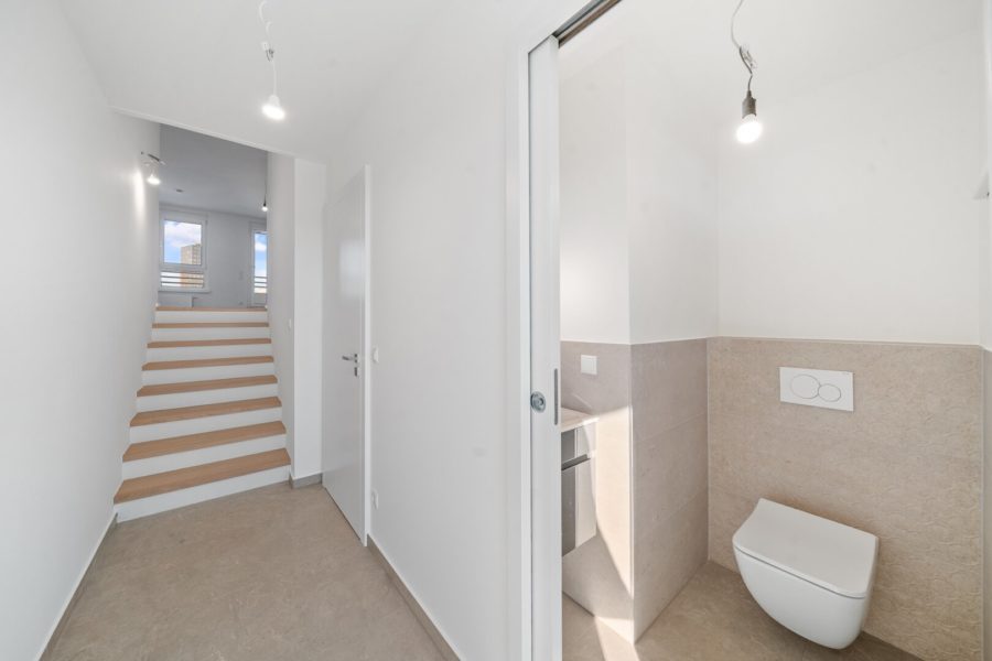 Generalsanierte Eigentumswohnung auf drei Ebenen mit zwei Terrassen - Gegenüber Sofiensäle - Bild