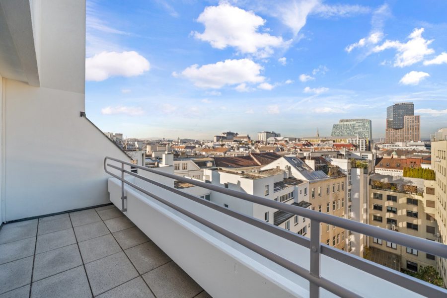 Generalsanierte Eigentumswohnung auf drei Ebenen mit zwei Terrassen - Gegenüber Sofiensäle - Bild