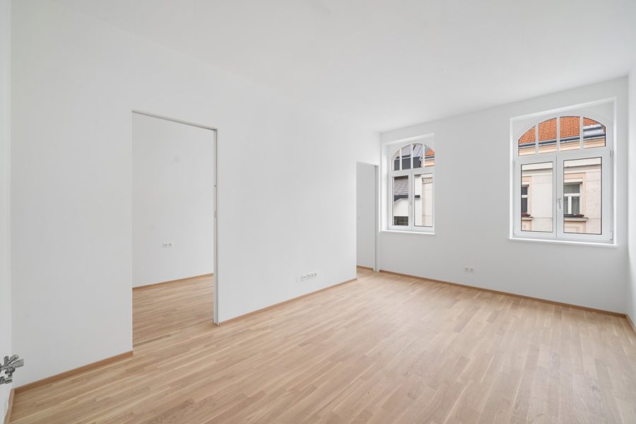2-Zimmer-Altbaueigentumswohnung in generalsaniertem Altbau - Bild
