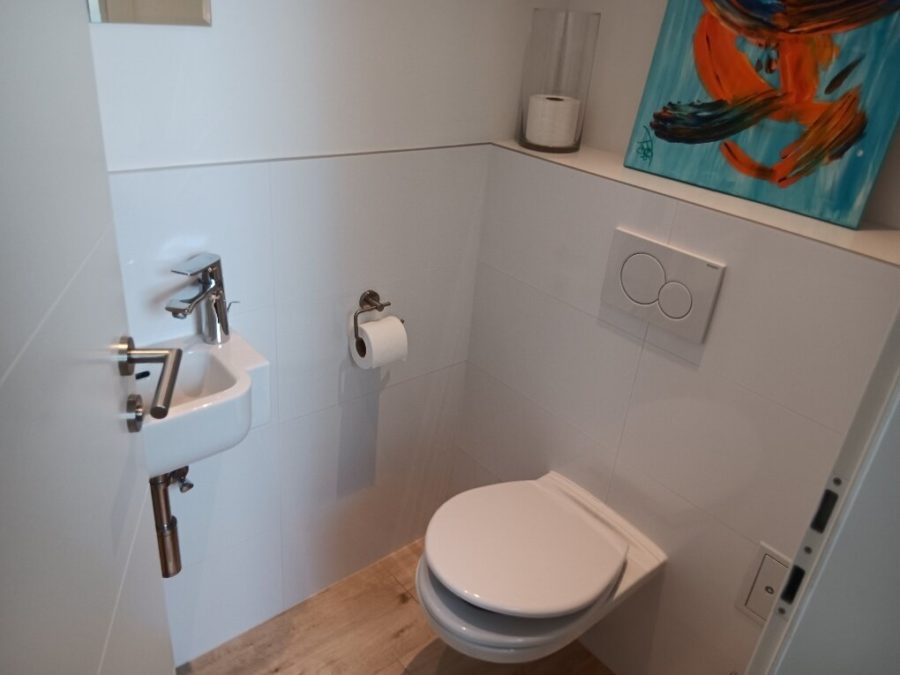 Neuwertige Dachterrassenwohnung mit Fernblick ! - Bild