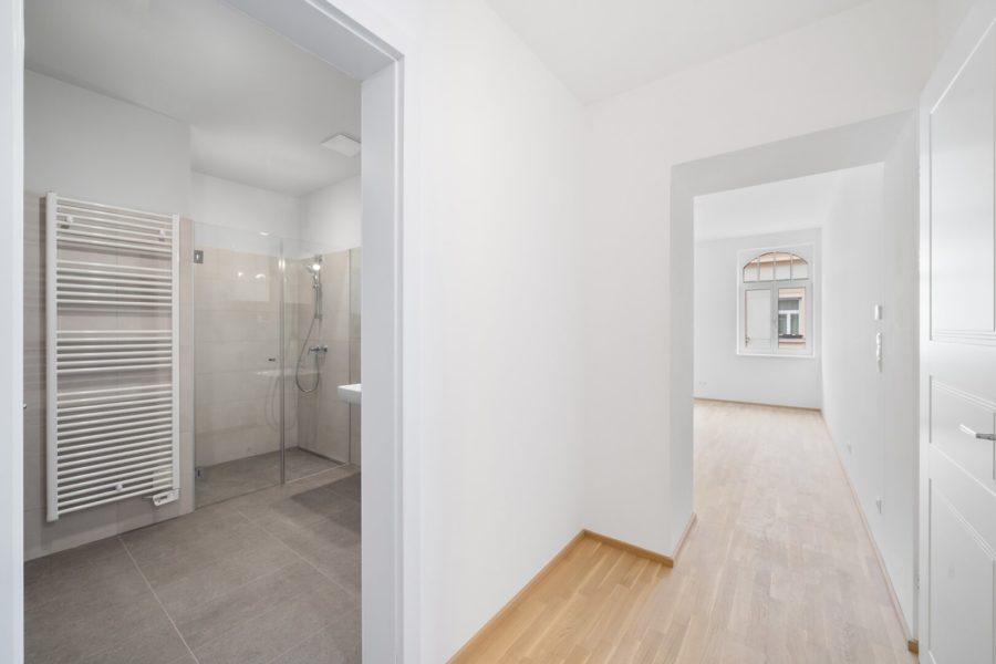 2-Zimmer-Altbaueigentumswohnung in generalsaniertem Altbau - Bild