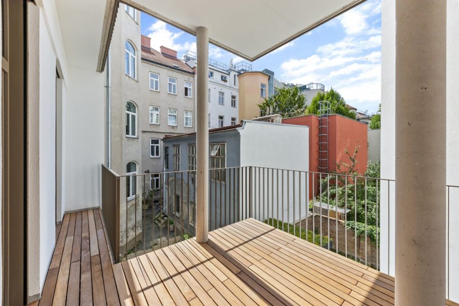 4-Zimmer-Altbaueigentumswohnung in generalsaniertem Altbau mit Balkon - Bild