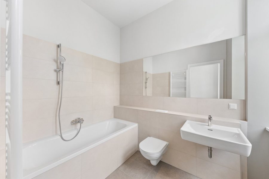 4-Zimmer-Altbaueigentumswohnung in generalsaniertem Altbau mit Balkon - Bild