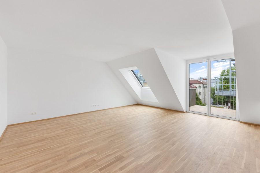 3-Zimmer-Dachgeschosswohnung (Massivbauweise) mit Balkon in generalsaniertem Altbau - Bild