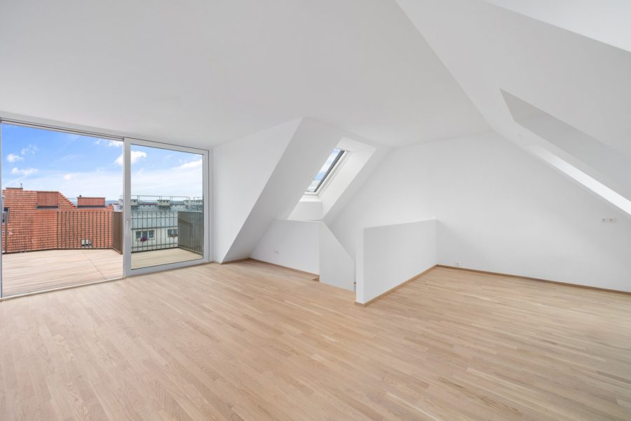 4-Zimmer-Dachgeschosswohnung (Massivbauweise) mit Terrassen in generalsaniertem Altbau - Bild