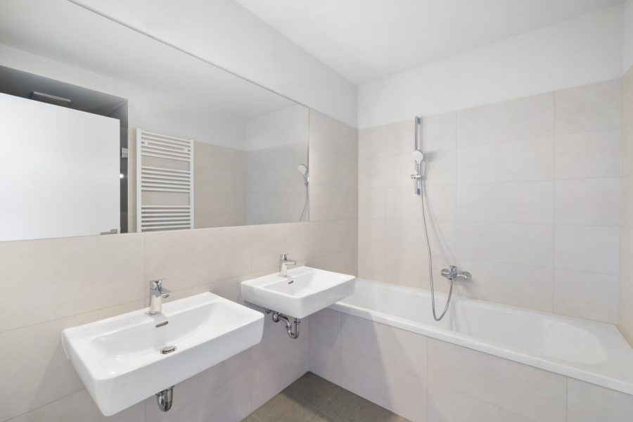 4-Zimmer-Dachgeschosswohnung (Massivbauweise) mit Terrassen in generalsaniertem Altbau - Bild