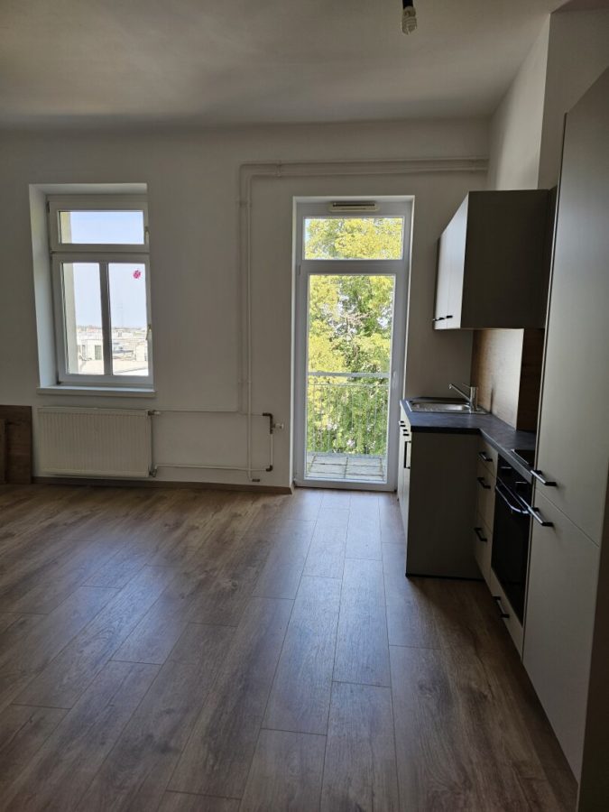 Helle, sonnige 3 Zimmerwohnung mit Balkon - beim Marchfeldcenter - Bild