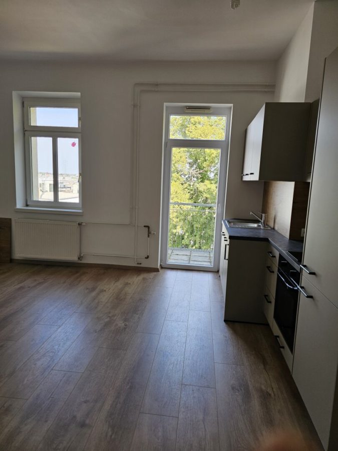 Helle, sonnige 3 Zimmerwohnung mit Balkon - beim Marchfeldcenter - Bild