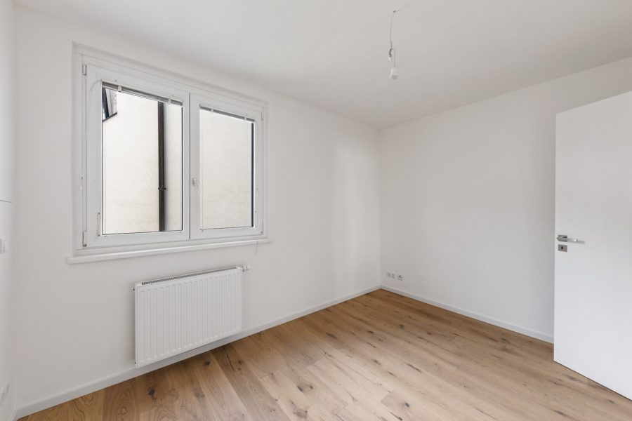 Generalsanierte Eigentumswohnung auf einer Ebene mit Terrasse - Gegenüber Sofiensäle - Bild