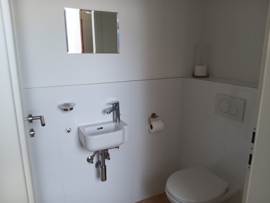 Neuwertige Dachterrassenwohnung mit Fernblick ! - Bild