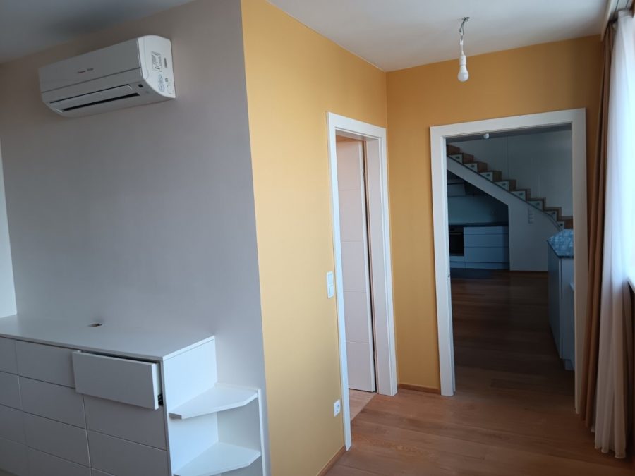 Neuwertige Dachterrassenwohnung mit Fernblick ! - Bild