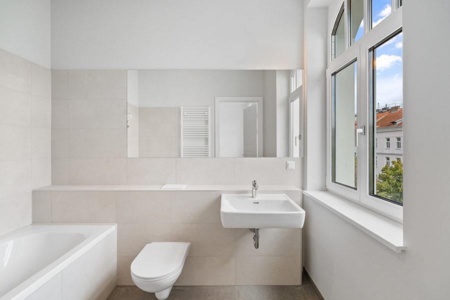 4-Zimmer-Altbaueigentumswohnung in generalsaniertem Altbau mit Balkon - Bild