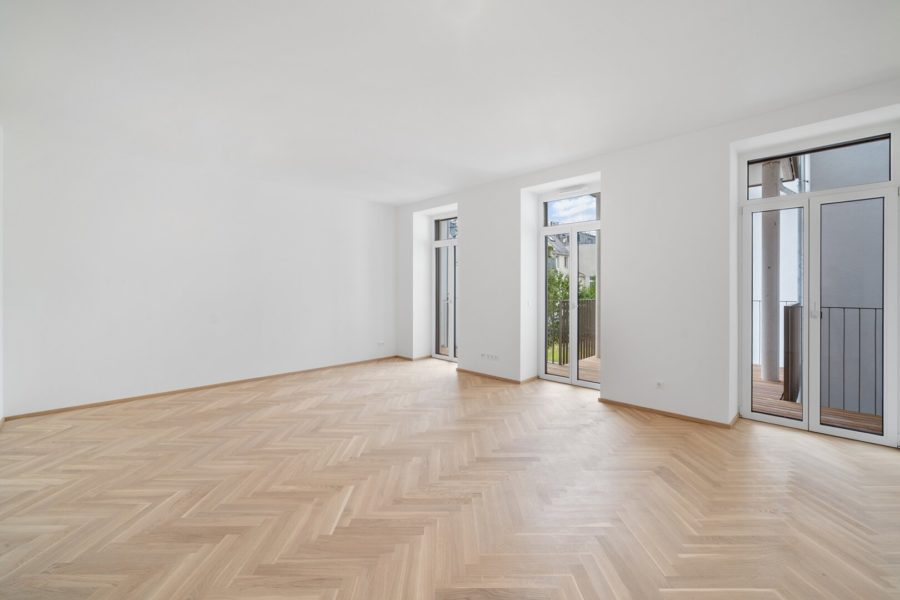 4-Zimmer-Altbaueigentumswohnung in generalsaniertem Altbau mit Balkon - Bild