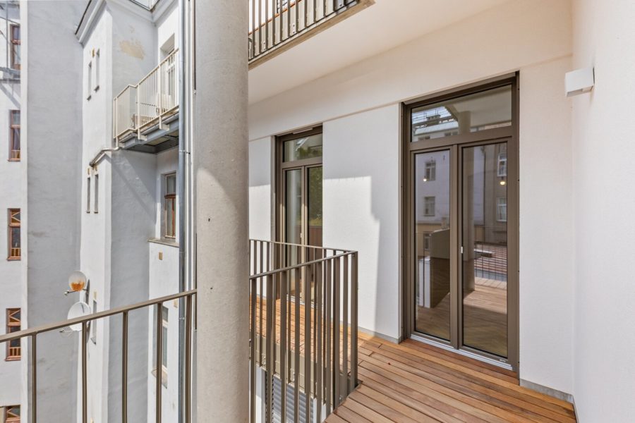 3-Zimmer-Altbaueigentumswohnung in generalsaniertem Altbau mit Balkon - Bild