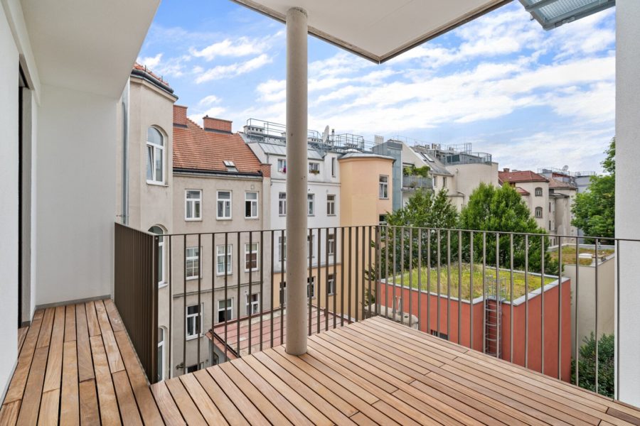 4-Zimmer-Altbaueigentumswohnung in generalsaniertem Altbau mit Balkon - Bild