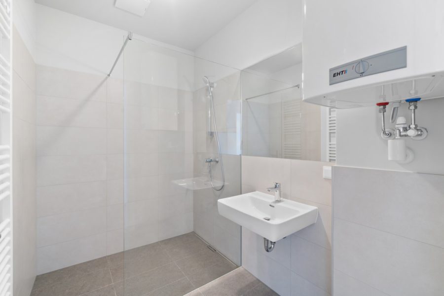 4-Zimmer-Altbaueigentumswohnung in generalsaniertem Altbau mit Balkon - Bild