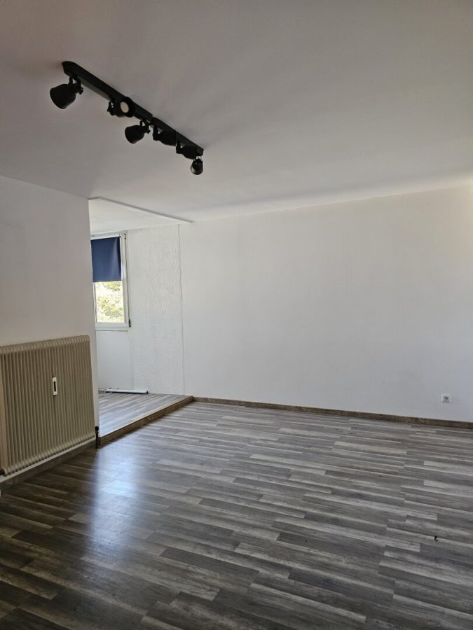 Ruhige 2-Zimmer-Wohnung mit Loggia in Grünlage - Nähe Lobau - Bild