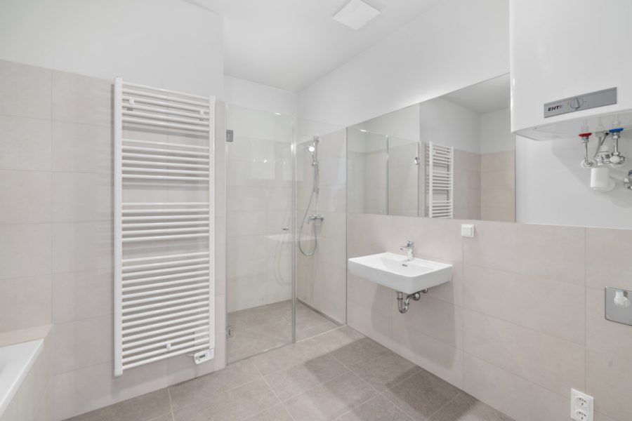 2-Zimmer-Altbaueigentumswohnung in generalsaniertem Altbau - Bild