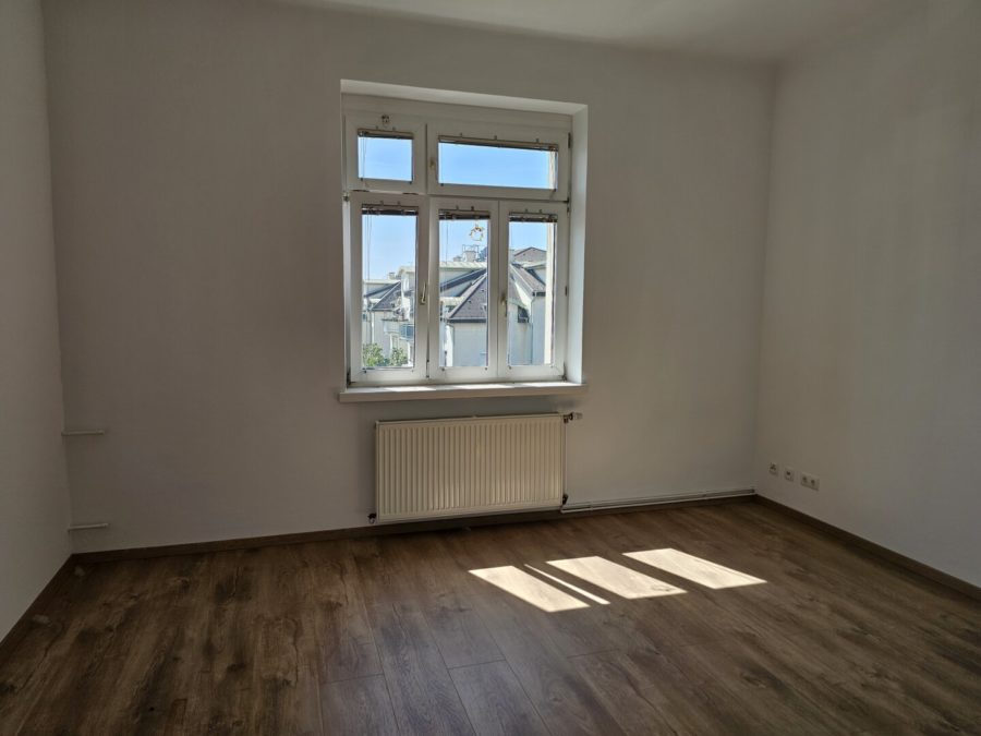 Helle, sonnige 3 Zimmerwohnung mit Balkon - beim Marchfeldcenter - Bild