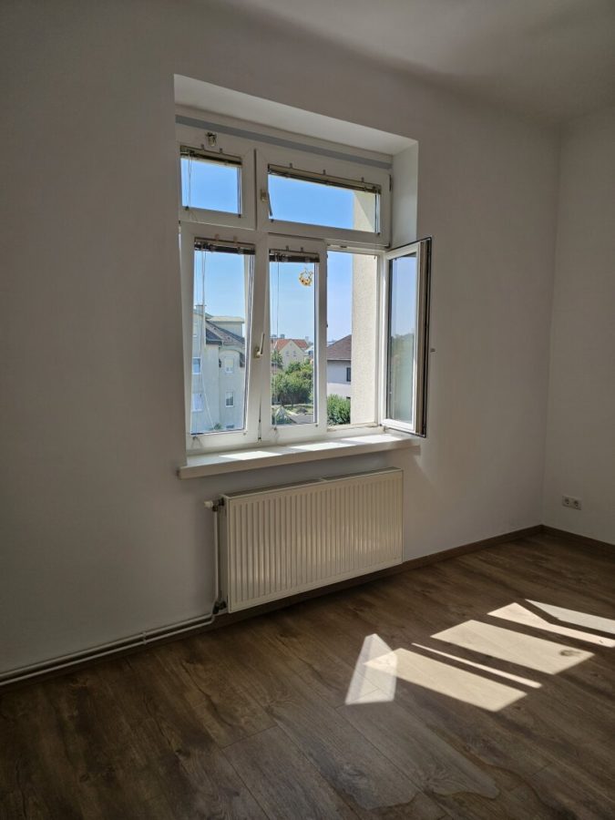 Helle, sonnige 3 Zimmerwohnung mit Balkon - beim Marchfeldcenter - Bild