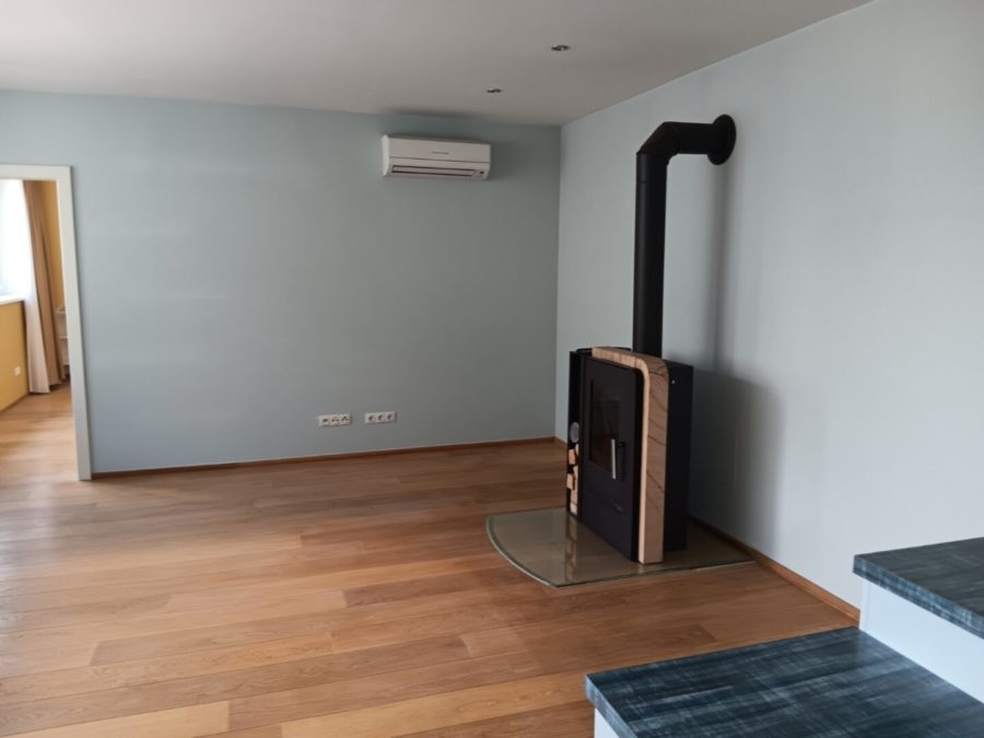 Neuwertige Dachterrassenwohnung mit Fernblick ! - Bild