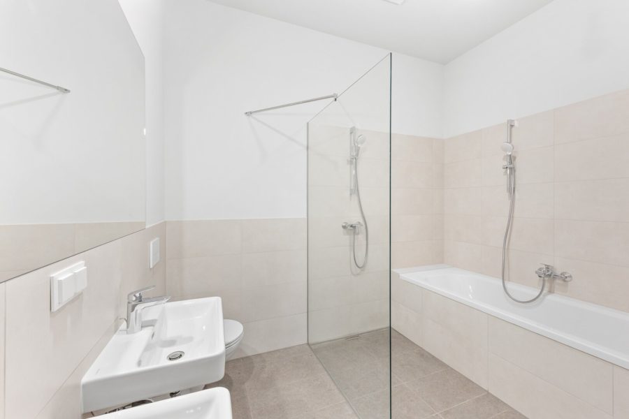 3-Zimmer-Altbaueigentumswohnung in generalsaniertem Altbau mit Balkon - Bild