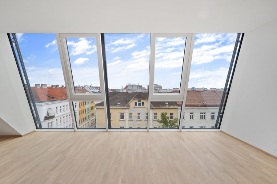 4-Zimmer-Dachgeschosswohnung (Massivbauweise) mit Terrasse und Dachterrasse in generalsaniertem Altbau - Bild