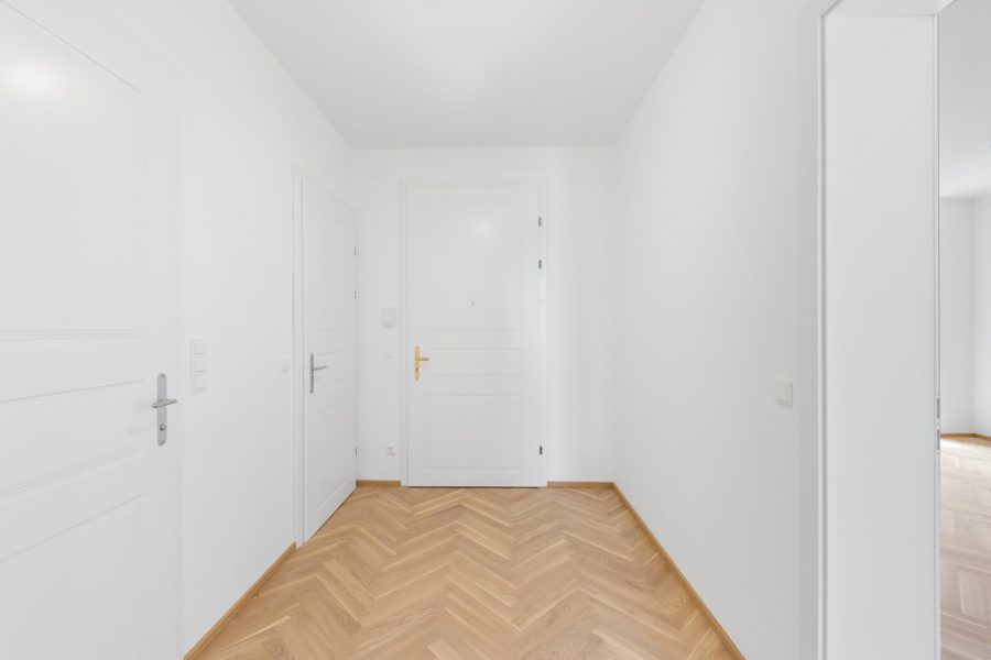 3-Zimmer-Altbaueigentumswohnung in generalsaniertem Altbau mit Balkon - Bild