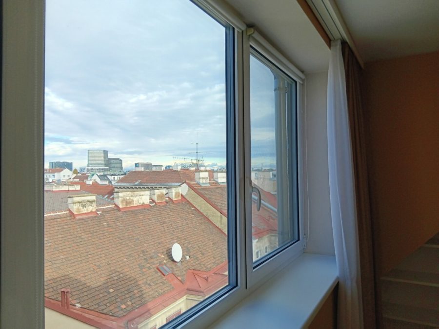 Neuwertige Dachterrassenwohnung mit Fernblick ! - Bild