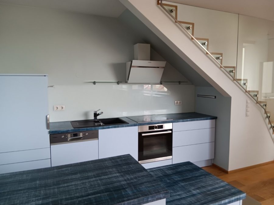 Neuwertige Dachterrassenwohnung mit Fernblick ! - Bild