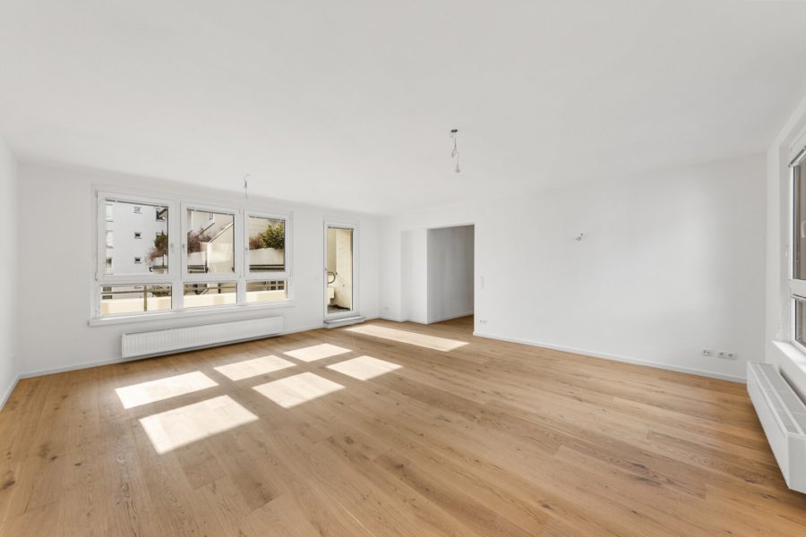 Generalsanierte Eigentumswohnung auf einer Ebene mit Terrasse - Gegenüber Sofiensäle - Bild