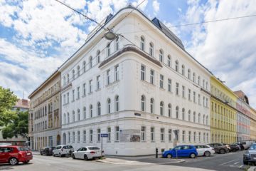2-Zimmer-Dachgeschosswohnung (Massivbauweise) in generalsaniertem Altbau mit Loggia, 1150 Wien, Dachgeschosswohnung