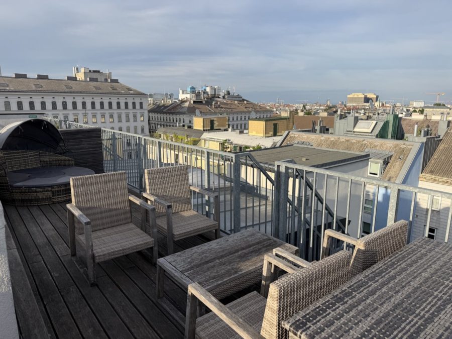 Neuwertige 2-Zi DG-Wohnung mit 2 Terrassen und Fernblick, Klimaanlage & Fußbodenheizung/Kühlung in 1160 Wien! - Bild