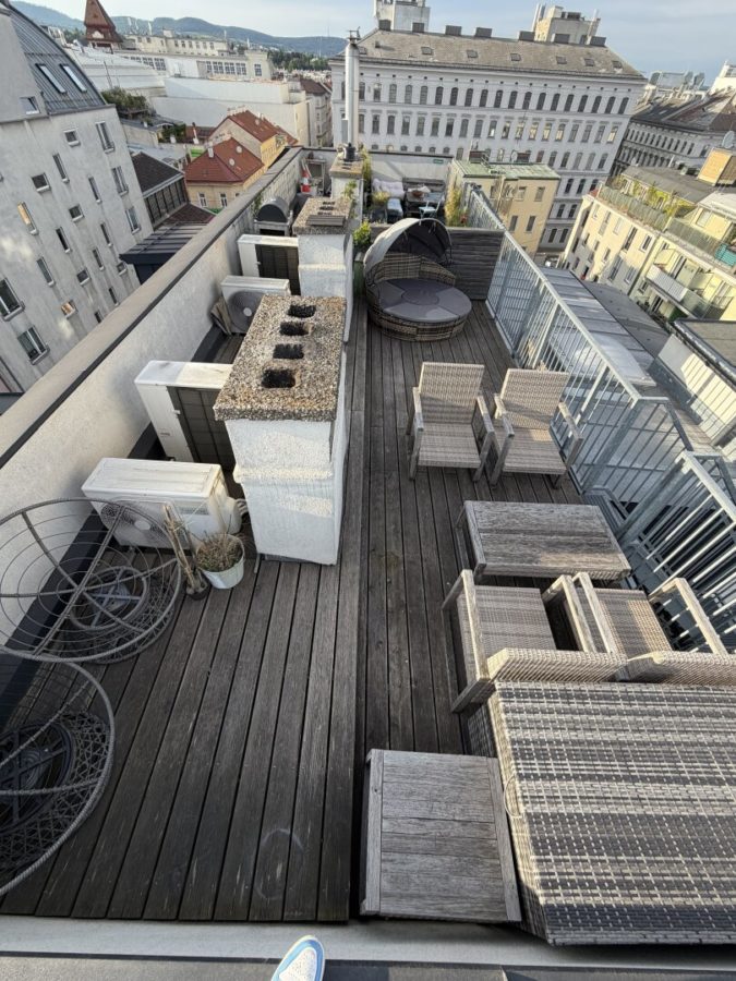 Neuwertige 2-Zi DG-Wohnung mit 2 Terrassen und Fernblick, Klimaanlage & Fußbodenheizung/Kühlung in 1160 Wien! - Bild