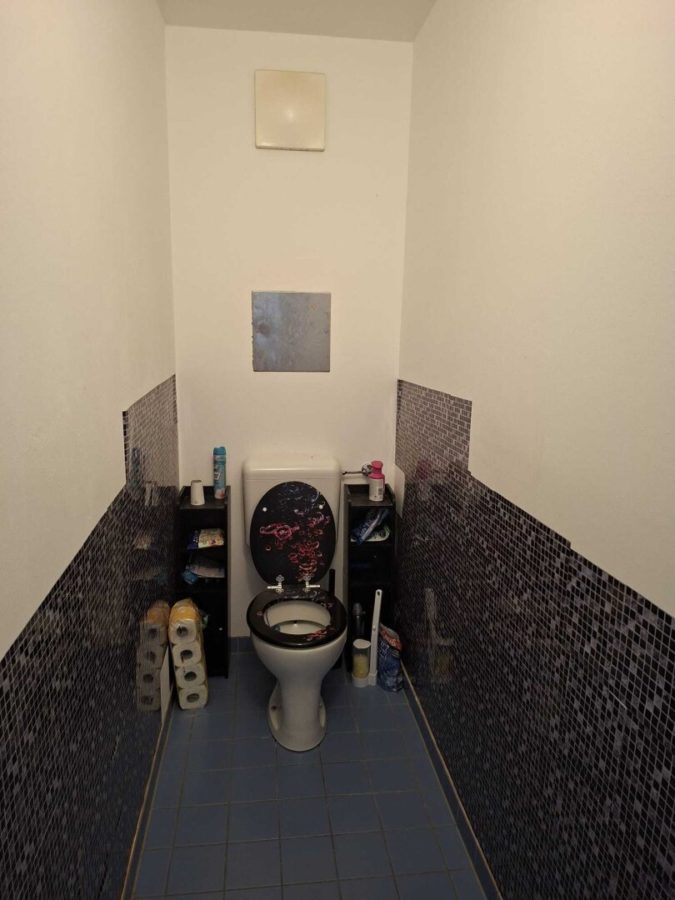 Neuwertige 3 Zimmer Eigentumswohnung mit Swimmingpool am Dach - Bild